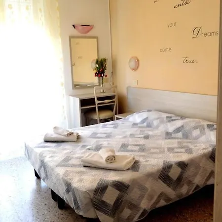 Guest house In Guest - New Cirene Double For Only One Person With Breakfast *