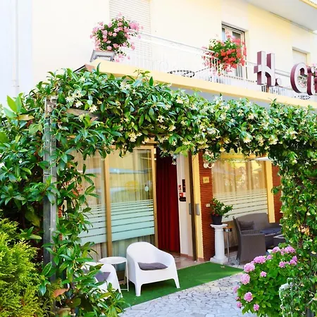 Gasthof In Guest - New Cirene Double For Only One Person With Breakfast