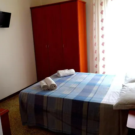Penzion In Guest - New Cirene Double For Only One Person With Breakfast Rimini