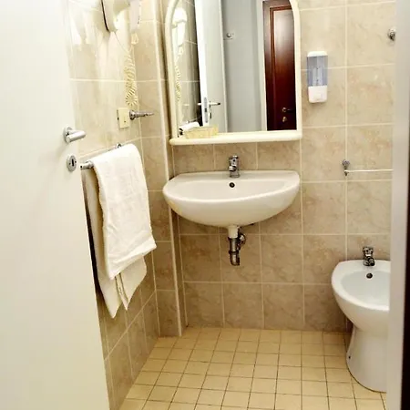 Penzion In Guest - New Cirene Double For Only One Person With Breakfast Rimini